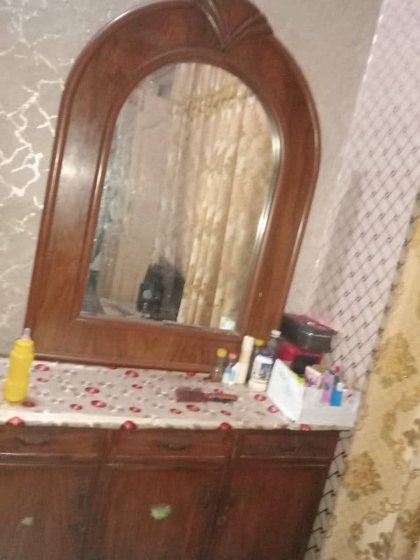 Dressing Table 3