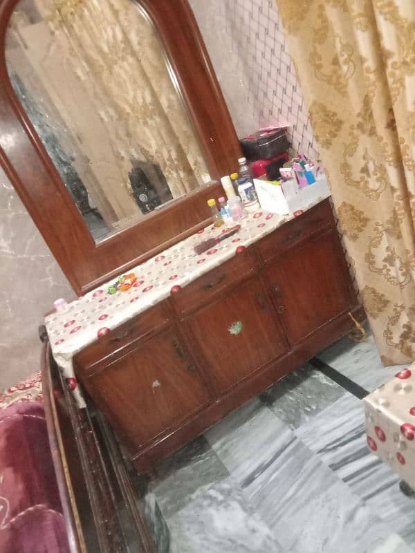 Dressing Table 4