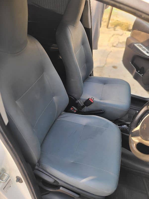 Toyota Vitz 2014 6