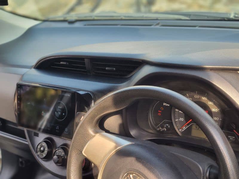 Toyota Vitz 2014 8