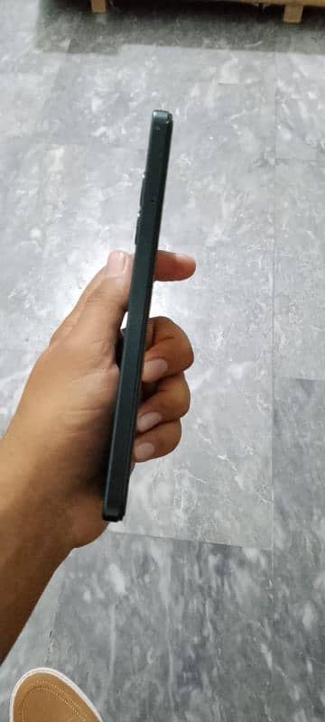 vivo y04 3