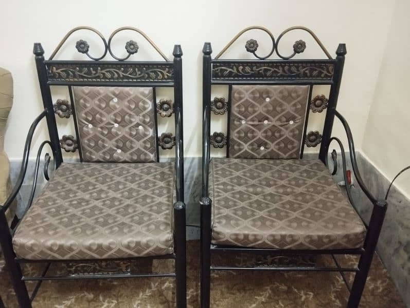 IRON SOFA CHAIRS ( WITH SIDE TABLES) FOR SALE 3