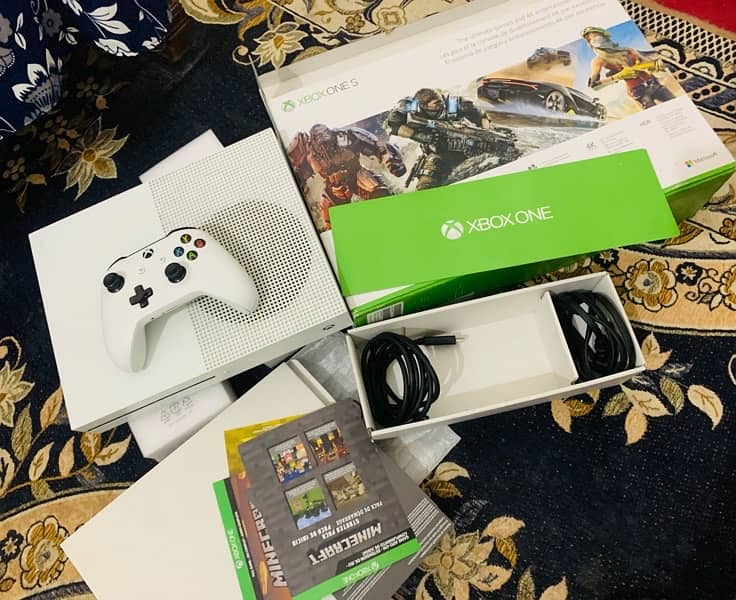 Xbox One S 1TB (Like New) 0