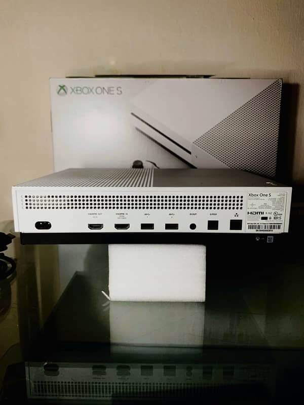 Xbox One S 1TB (Like New) 5
