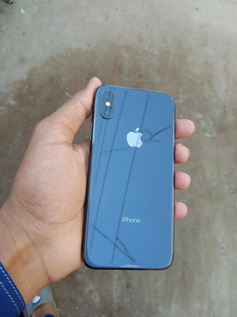 I phone x fectory unlock 64 gb 78 health all ok anda pec 0
