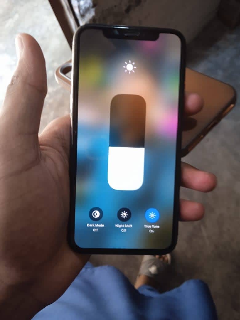 I phone x fectory unlock 64 gb 78 health all ok anda pec 1