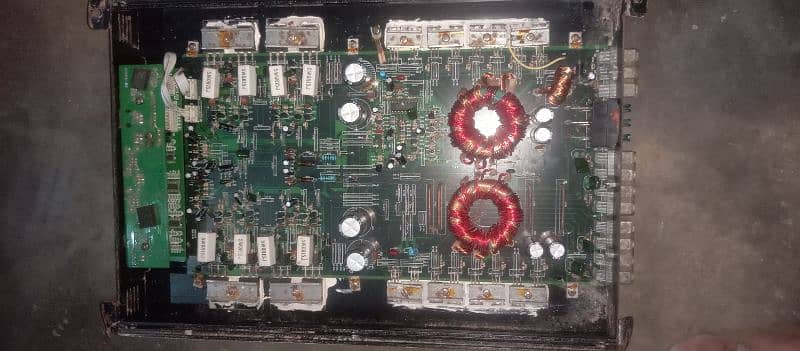 Car Amplifier for Sale - Powerful Sound Performance 4