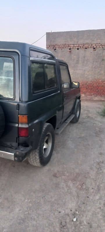 Daihatsu Rocky jeep 3