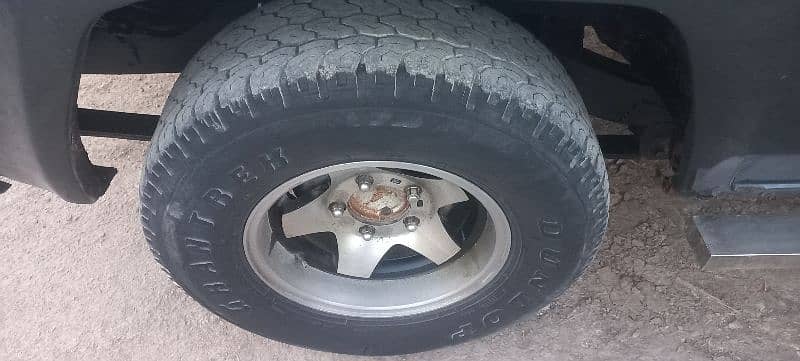 Daihatsu Rocky jeep 4