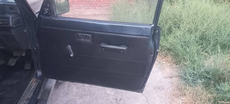 Daihatsu Rocky jeep 6
