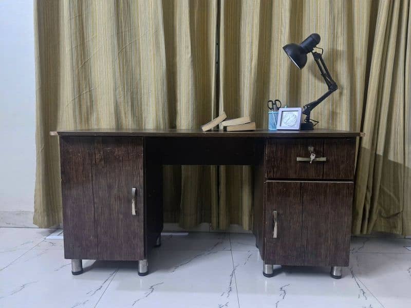 Study table 0