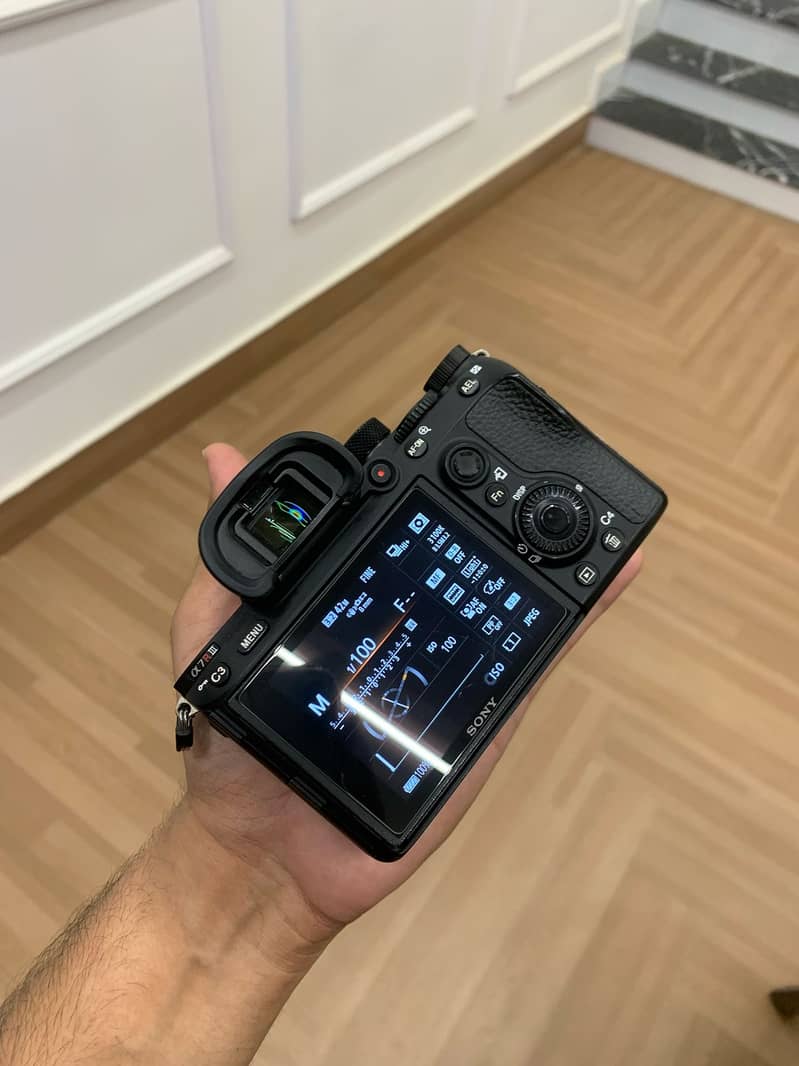 SONY A7RIII CONDITION LIKE NEW 10/10+ 0