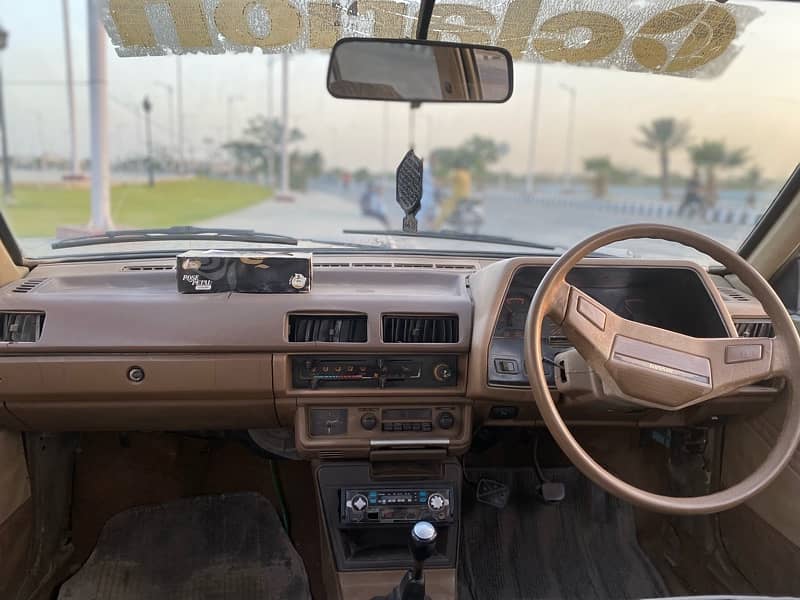 Nissan Sunny 1985 6