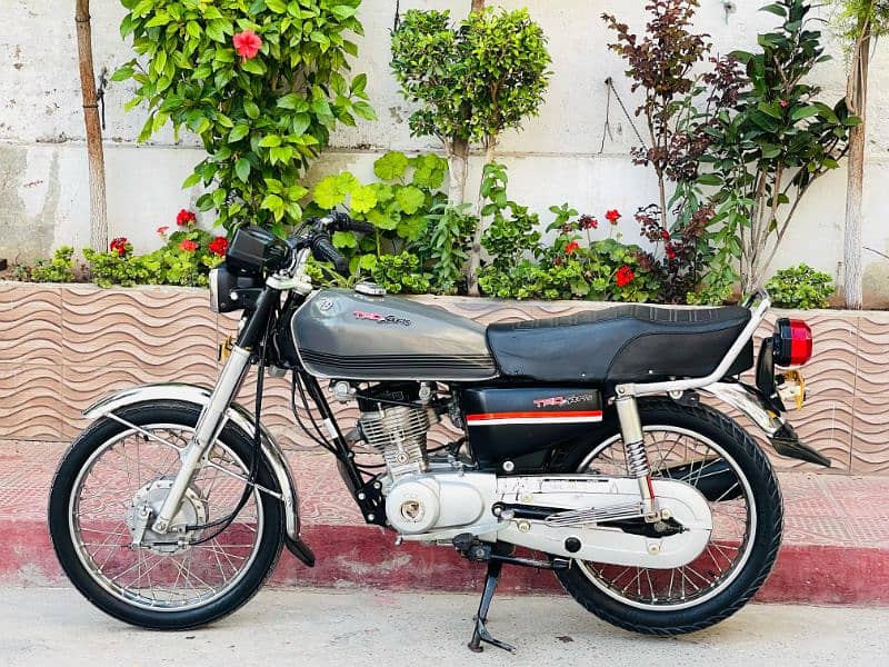 HONDA CG 125 - ISLAMABAD REG GOLDEN NUM - MODEL 2021 - ORIGINAL SAMAAN 5