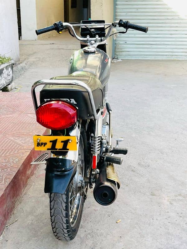 HONDA CG 125 - ISLAMABAD REG GOLDEN NUM - MODEL 2021 - ORIGINAL SAMAAN 8