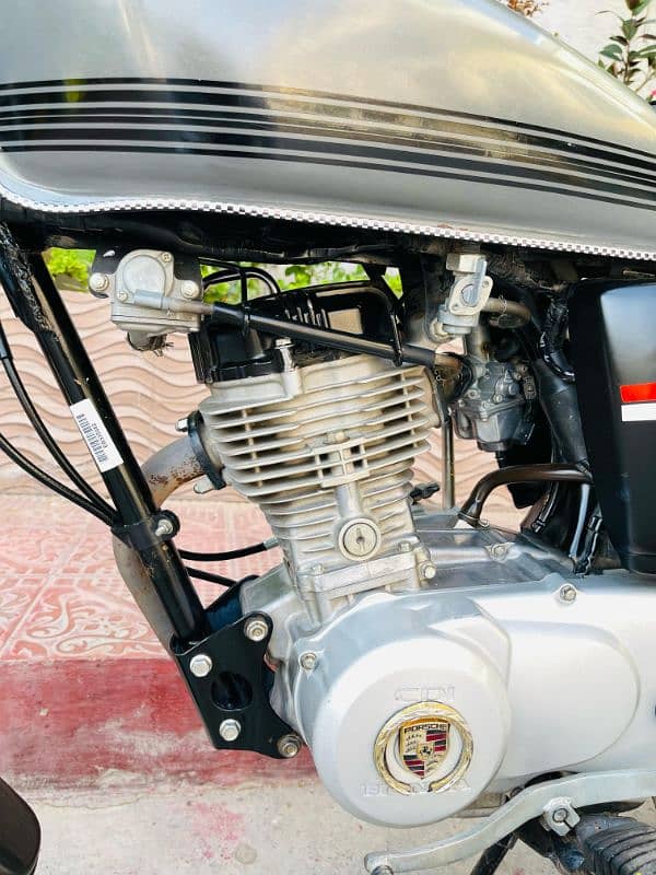 HONDA CG 125 - ISLAMABAD REG GOLDEN NUM - MODEL 2021 - ORIGINAL SAMAAN 9