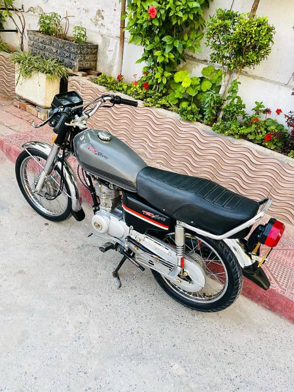 HONDA CG 125 - ISLAMABAD REG GOLDEN NUM - MODEL 2021 - ORIGINAL SAMAAN 15