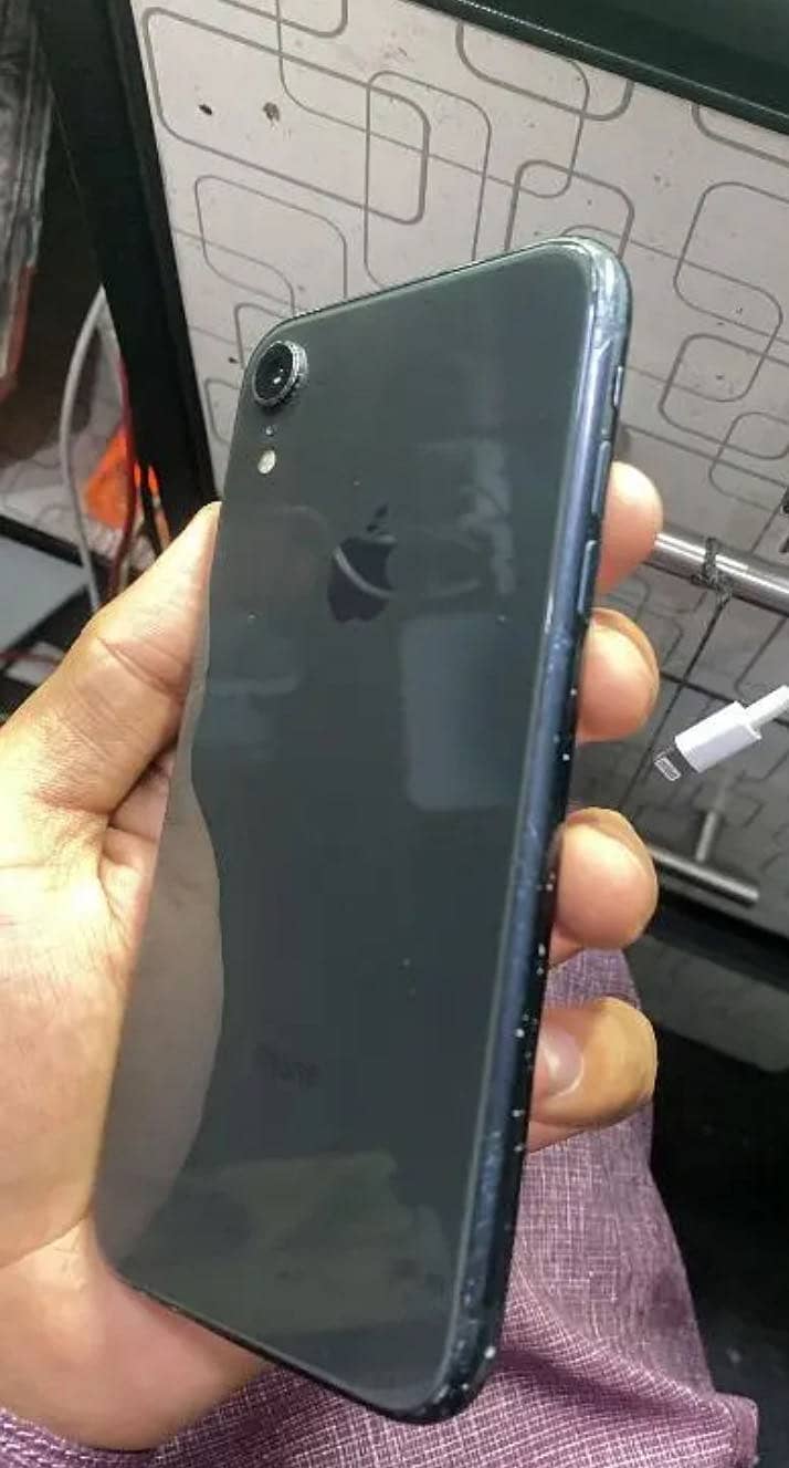 iPhone XR pta approved 4