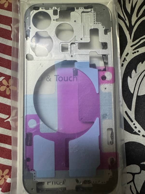 iPhone 15 pro housing 0