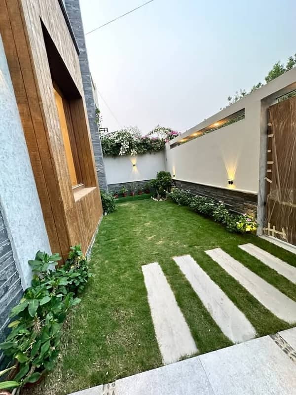Brand New House For Sale 400 Yards West Open 4 Bed Dd Each Floor In Gulshan Block 13D1 17