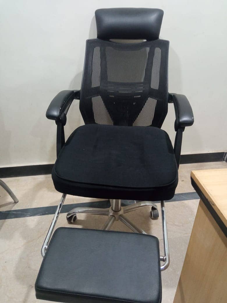 Imported Chair Having Ergonomics 3