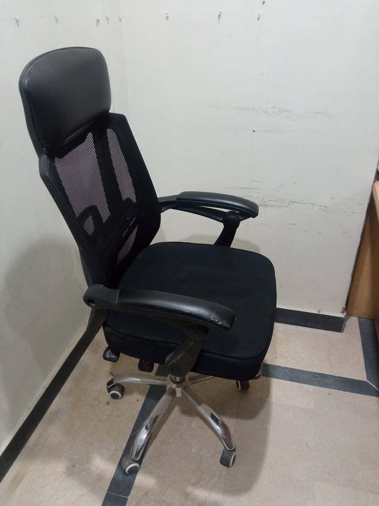Imported Chair Having Ergonomics 5
