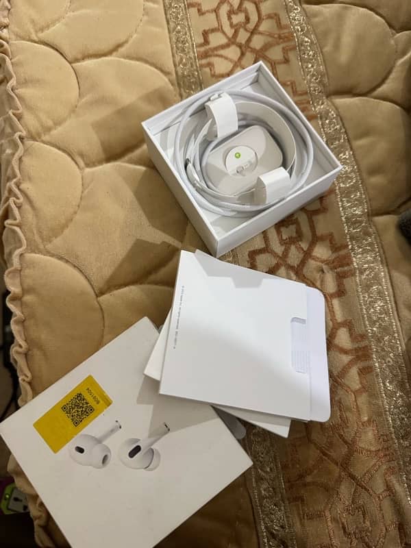 Apple Airpods Pro 2 type c (in warranty) 3