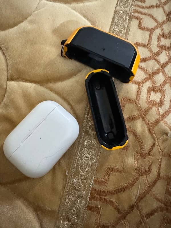 Apple Airpods Pro 2 type c (in warranty) 4
