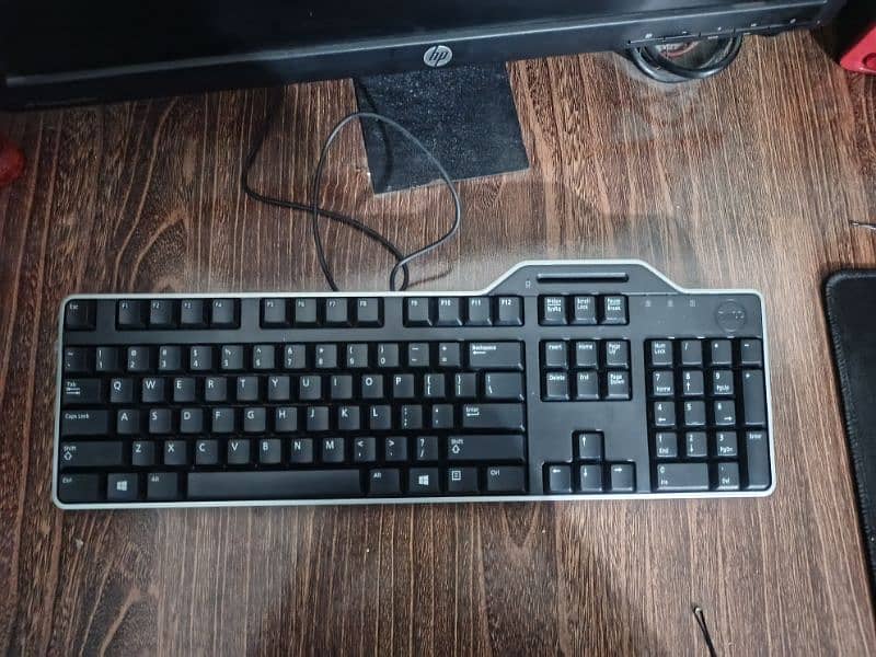 Dell Xeon E5 | 16GB RAM | 225GB SSD | Quadro GPU | 22" LCD 1
