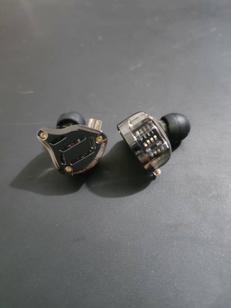 SELLING Kz zs10 pro 2 & x mini xtlas+ 4