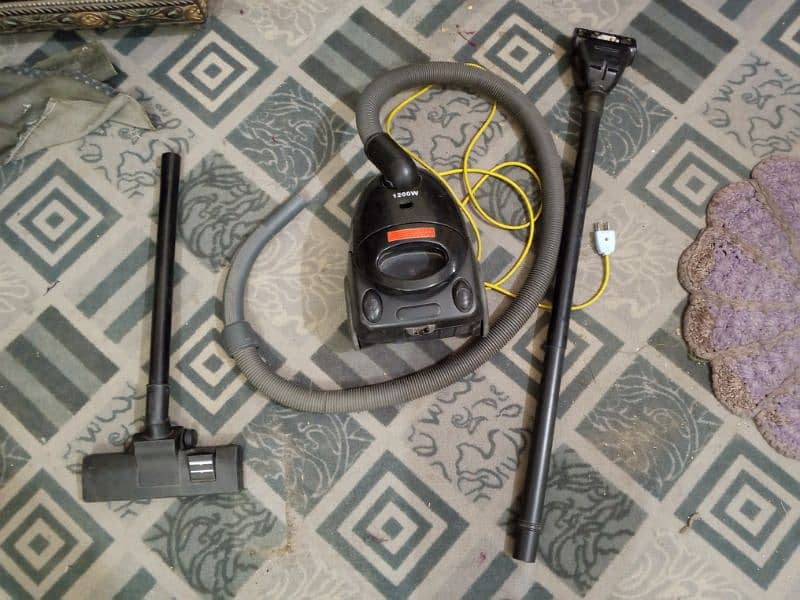 Vacuum Cleaner   sale on olx   very  low price on olx vary past sale 3