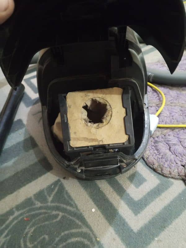 Vacuum Cleaner   sale on olx   very  low price on olx vary past sale 11