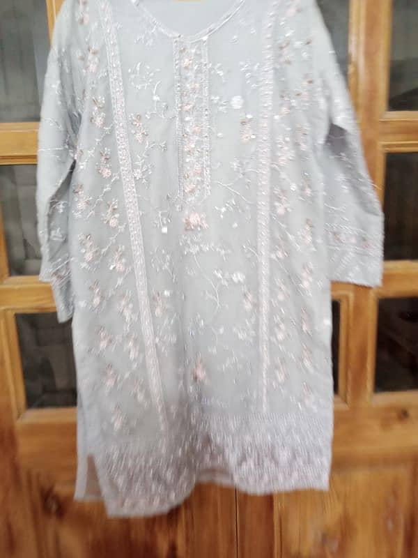 3 piece women suit available 4