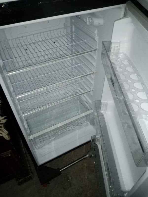 waves company fridge only 10 days used 7