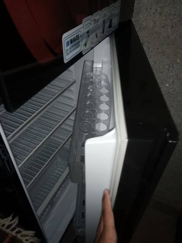 waves company fridge only 10 days used 8