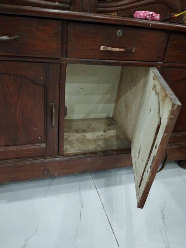 Dressing Table | 3 Drawers | 3 Cabinets 4