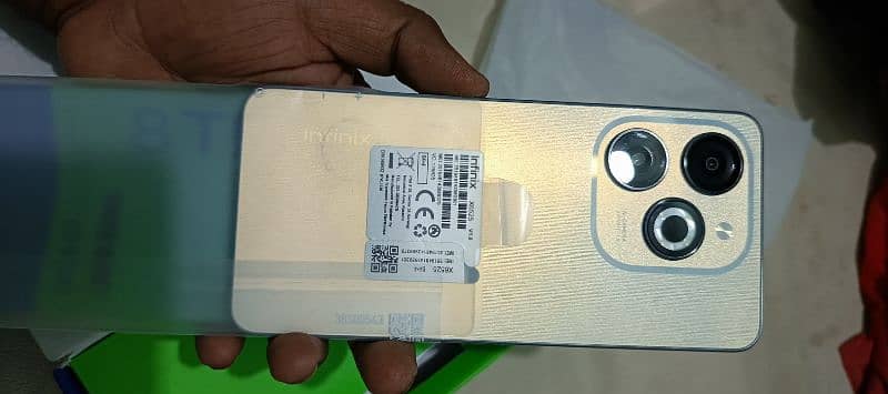 Infinix smart 8 for sale in lush Condition 2