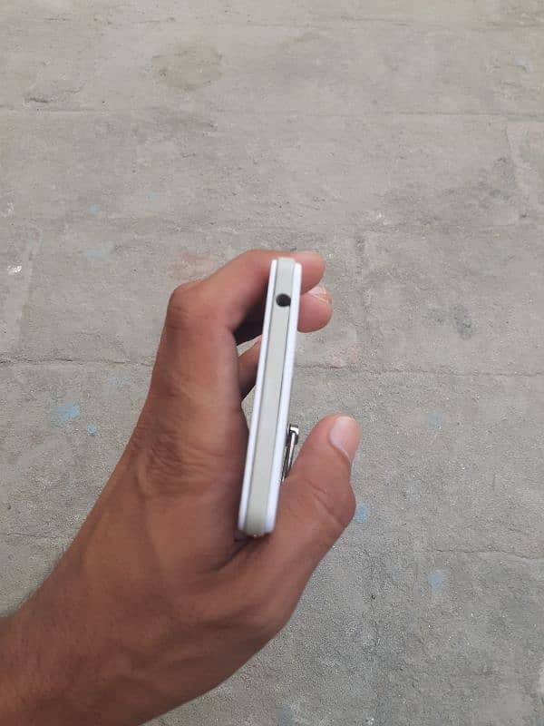 vivo Y51A 4/64 no box exchange possible 2