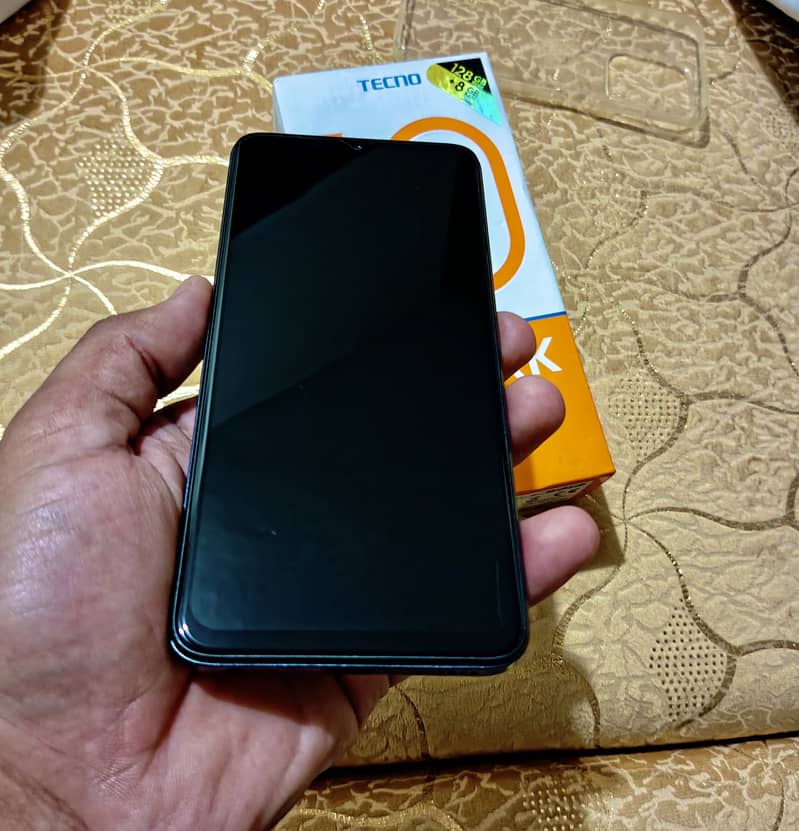 Tecno spark 10 8gb/128gb lush condition 2
