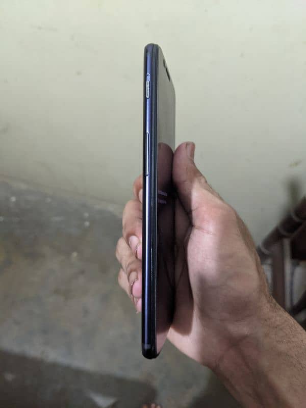 one plus 5T 10/10 condition 1