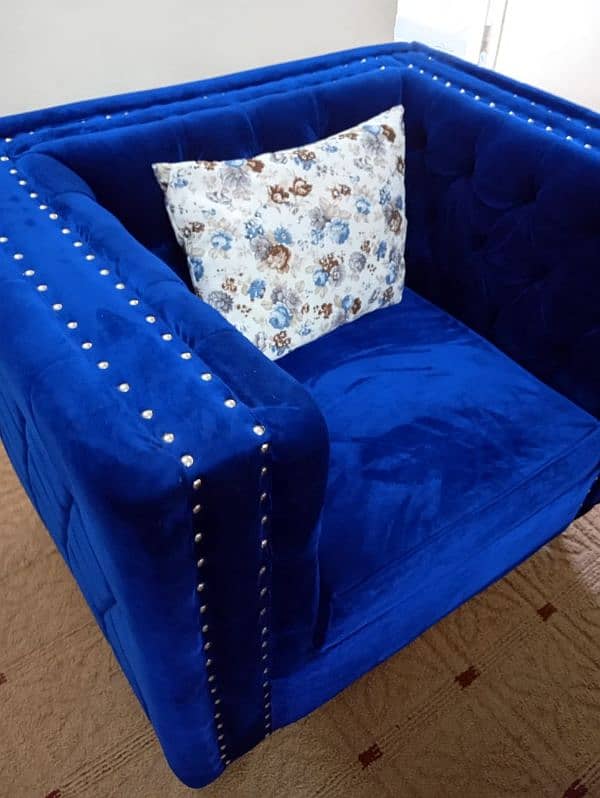 5 seater blue sofa and center table 3