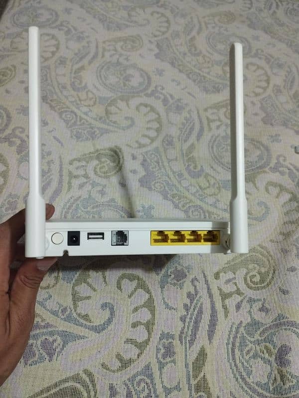 IMPORTED FIBER ROUTER WIFI 4