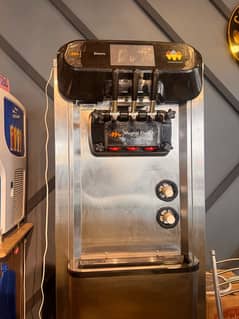 icecream machine Just 10 days Used