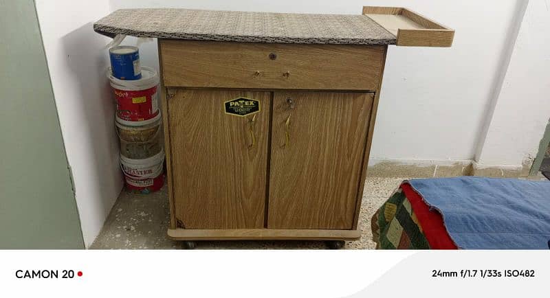Iron Stand With 2 storage portions condition picture ma dakh sakty 1