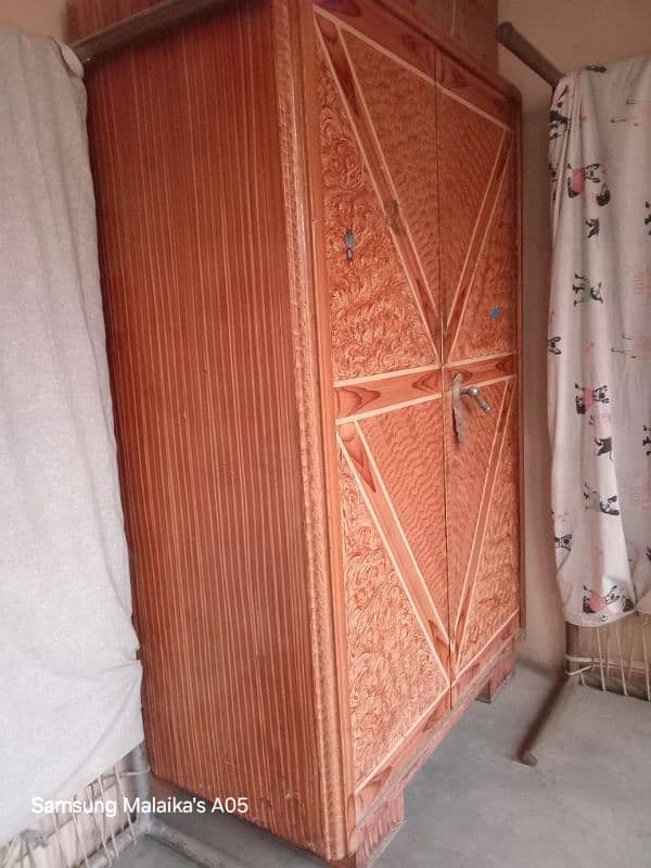 safe Almari/iron cupboard/wardrobes 1