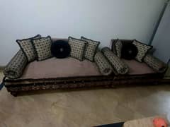 6 seater sofa set chiniooti slyle with cushions.