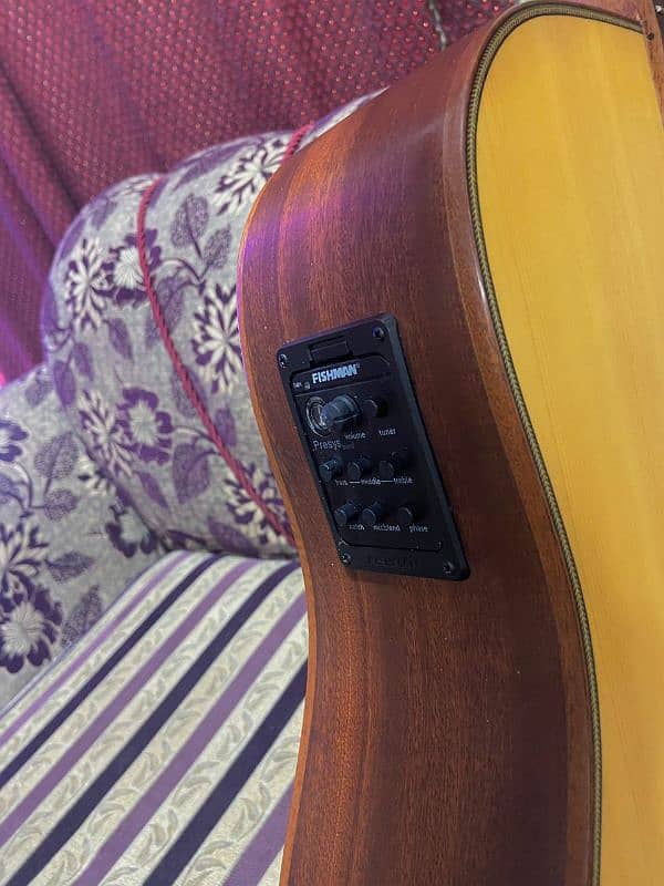 Tanglewood Semi Acoustic Guitar 7