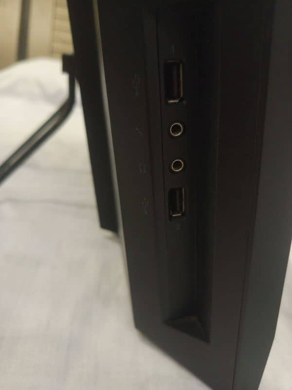 Lenovo ThinkCentre M71z All-in-One Core i5 6GB RAM 512GB Windows10 4