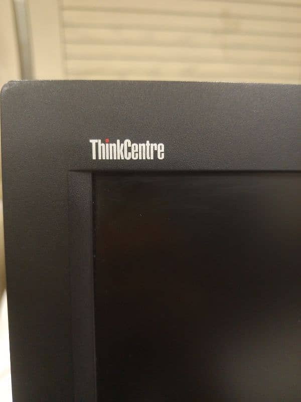 Lenovo ThinkCentre M71z All-in-One Core i5 6GB RAM 512GB Windows10 7