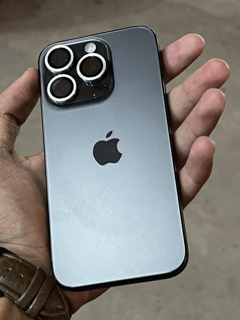 I phone 15 pro jv 256 gb 0